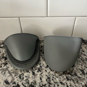 Gray Silicone Oven Mitts